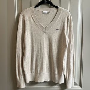 Vineyard vines oatmeal cream/tan color whale logo heritage v neck sweater